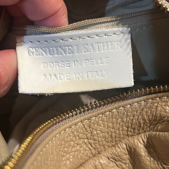 Cheval Firenze Italian leather handbag tan internal and external zip pockets.NWT - Picture 7 of 10